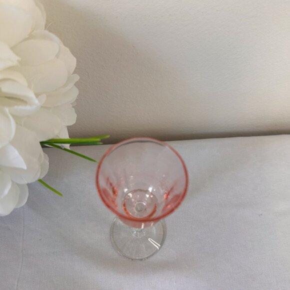 Set of 7 Vintage Pink Cordial Glasses Optical Panel Ridged Stem – Midcentury - Picture 9 of 10